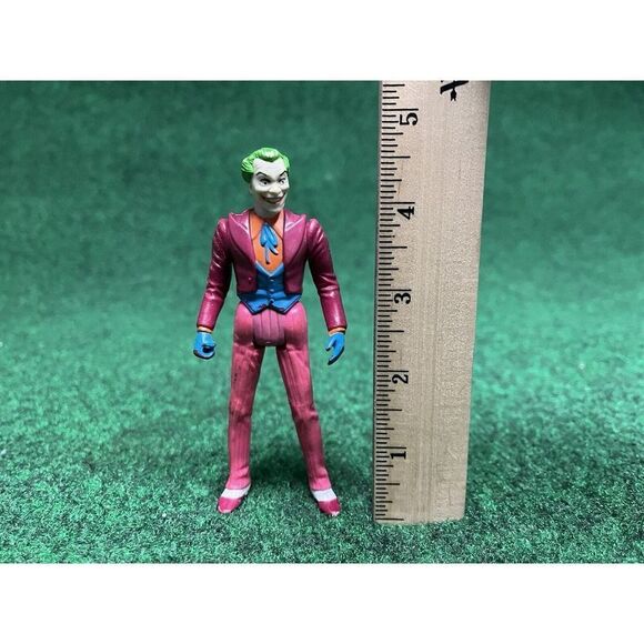 Joker 1990 Action Figure Batman Toy Vintage Fun Collectible Display - Picture 2 of 3